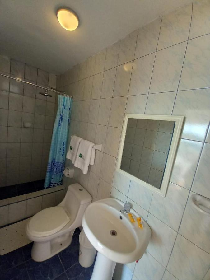 Hostal Los Frayles ปารากัส ภายนอก รูปภาพ