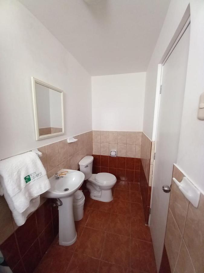 Hostal Los Frayles ปารากัส ภายนอก รูปภาพ