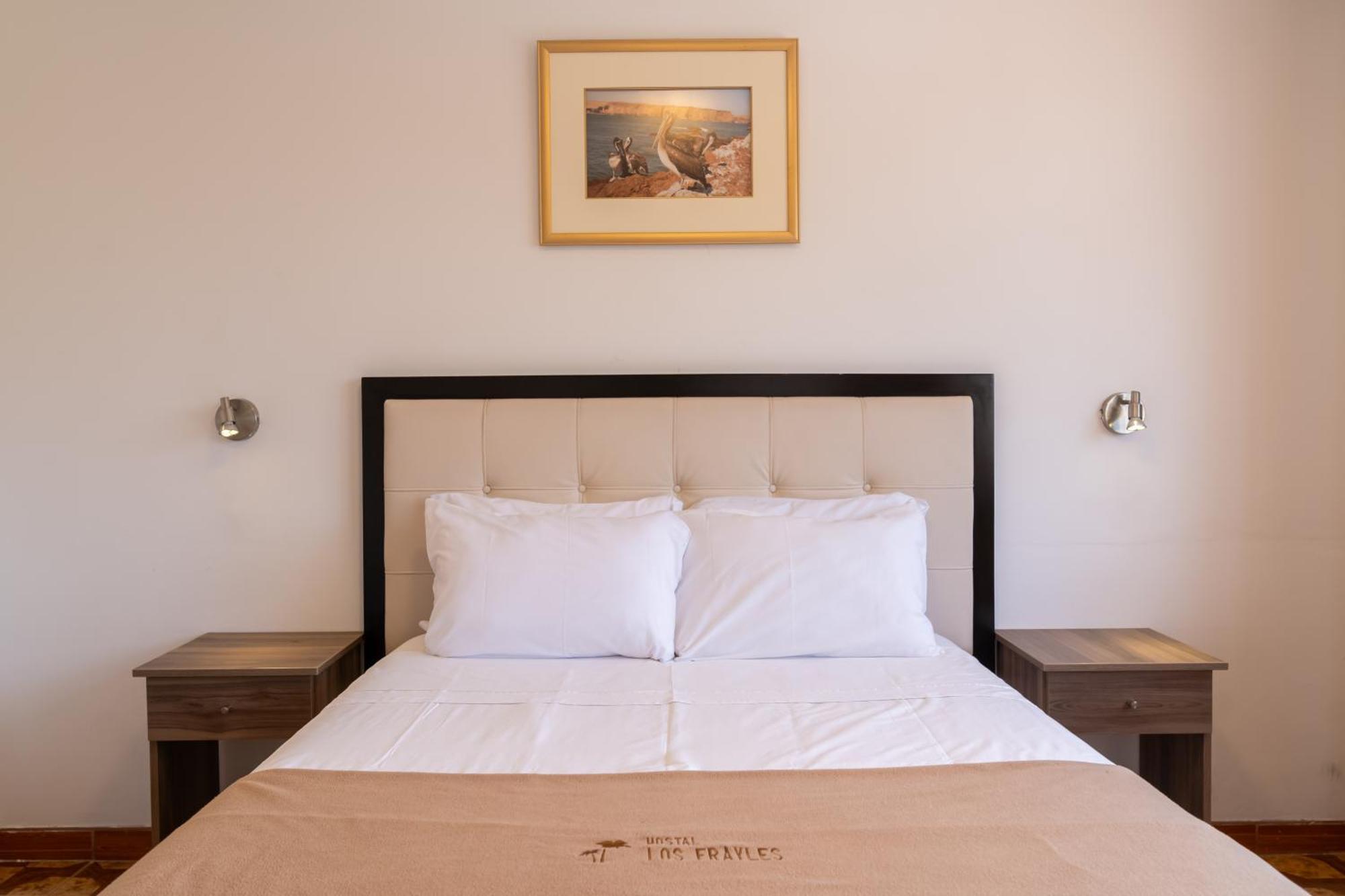 Hostal Los Frayles ปารากัส ภายนอก รูปภาพ