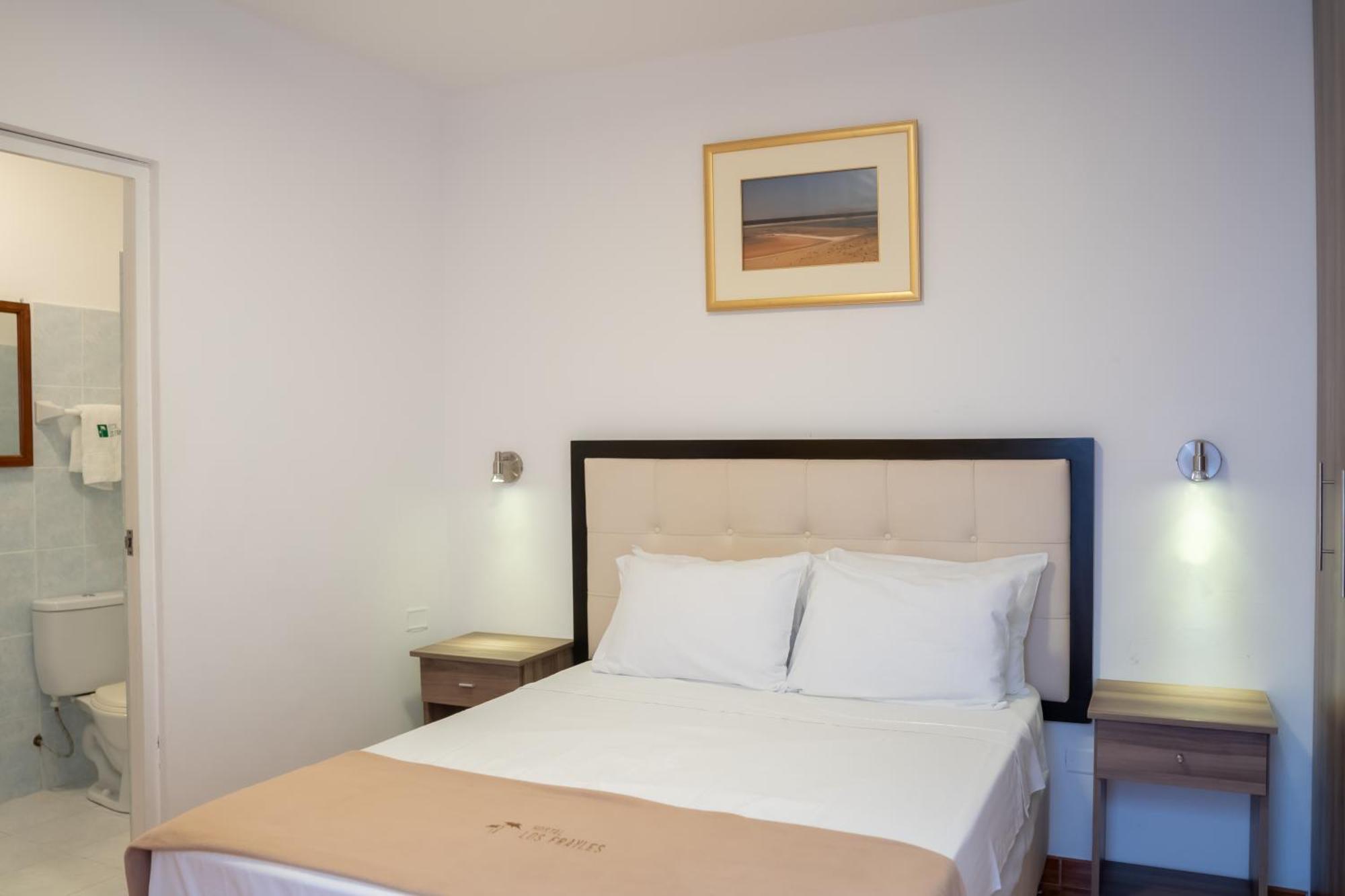 Hostal Los Frayles ปารากัส ภายนอก รูปภาพ